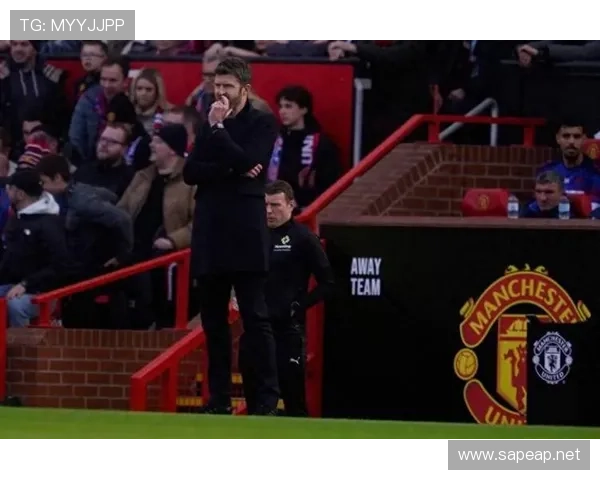 曼联锋线效率问题制约球队表现，稳定性在关键比赛中面临考验