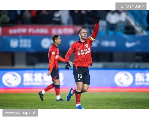 阿贾克斯关键战能力有待检验，球队近期稳定性面临考验