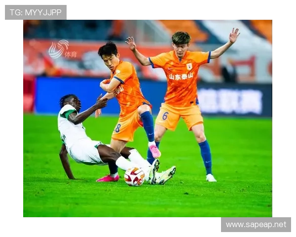 山东泰山领先后频频失分,控场能力不足问题逐步反映在赛季走势中 山东泰山领先后频频失分,控场能力不足问题逐步反映在赛季走势中