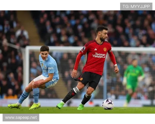 阿尔瓦雷斯 vs 福登:曼城多面手中的战术角色与效率对比 阿尔瓦雷斯 vs 福登:曼城多面手中的战术角色与效率对比