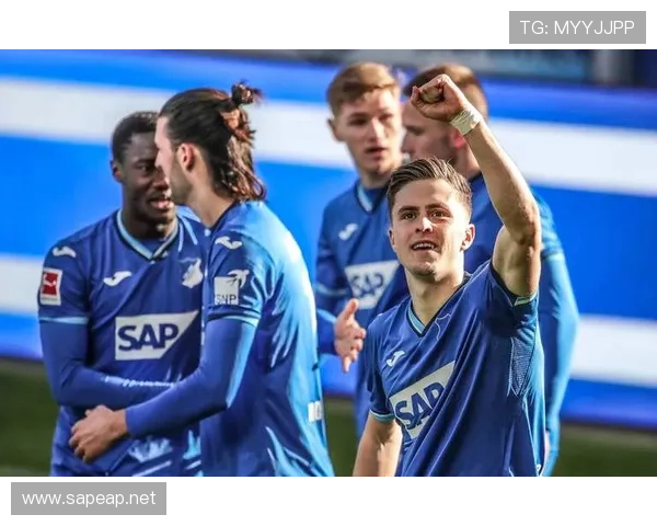 高位压迫反成软肋？拜仁防线屡遭打穿，问题藏不住了