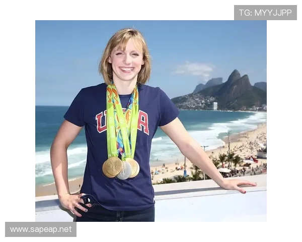 凯蒂·莱德基本来泳池就是仙女转世，谁想到她私下连外卖都点最便宜那款？